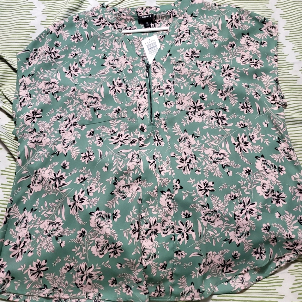 Torrid blouse size 00